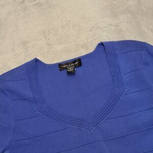 Cable & Gauge Blue Blouse Top Women's SZ MEDIUM Knit Vneck Ribbed Short Sleeve